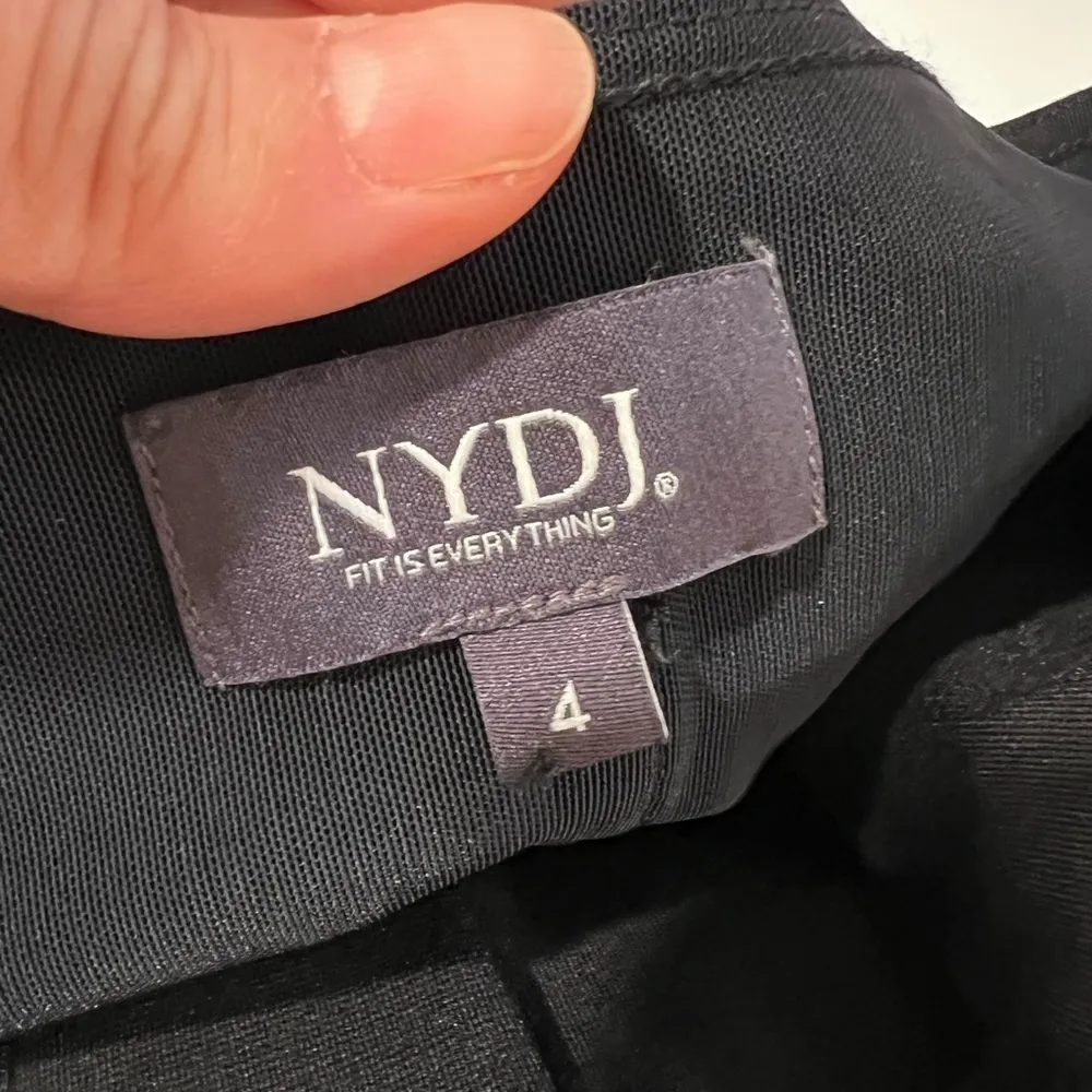 NWT NYDJ Ami Skinny Pull-on Black Pants Sz 4 - Image 5