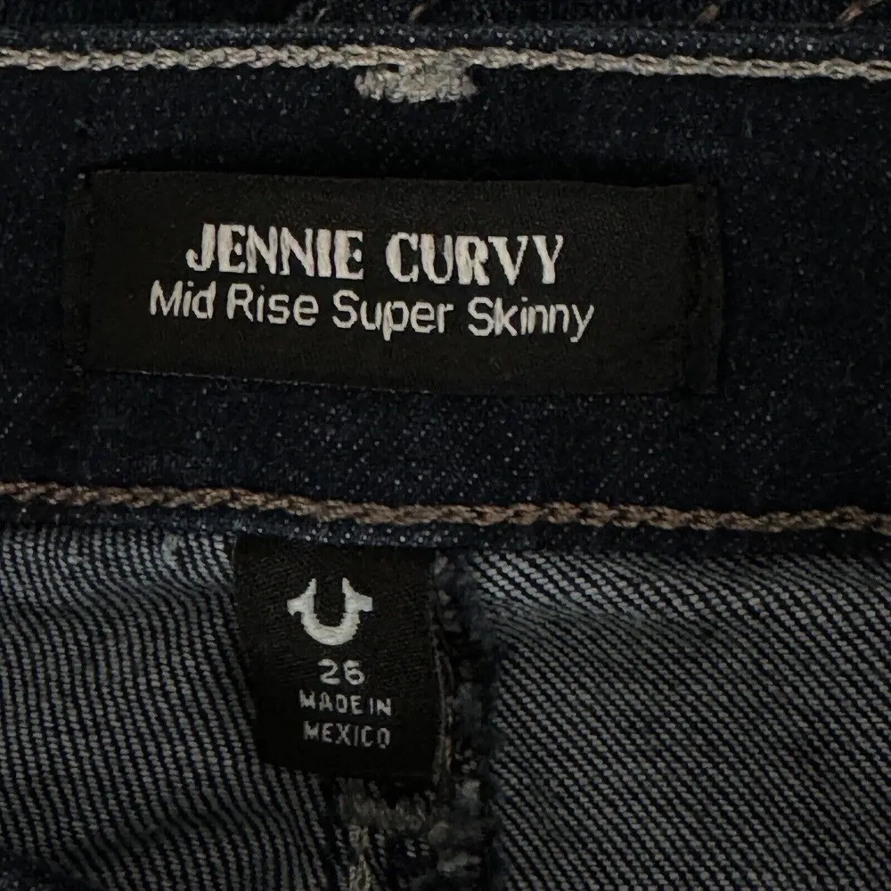 True Religion SZ 26 Jennie Curvy Jean Shorts Mid-Rise Cuffed Stretch Dark Wash - Image 7