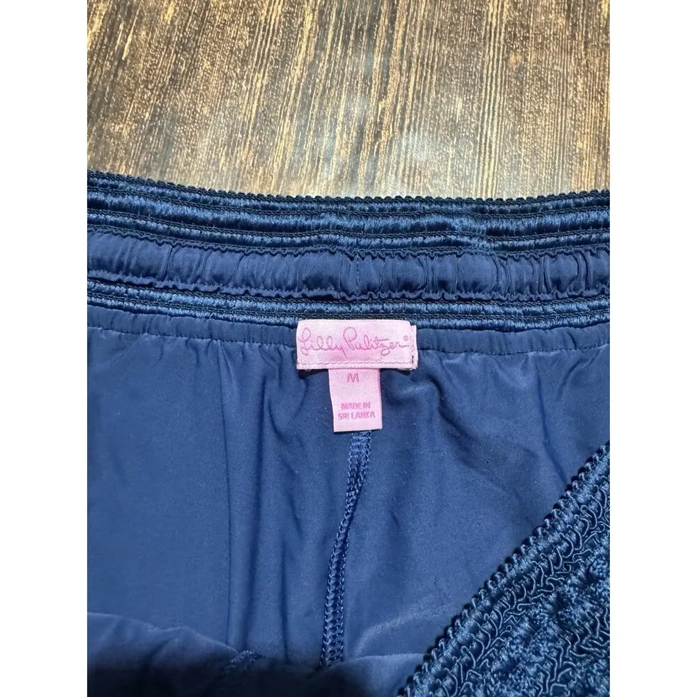 Lilly Pulitzer GUC Size Medium Claudette Shorts True Navy Scalloped Shell Lace - Image 3