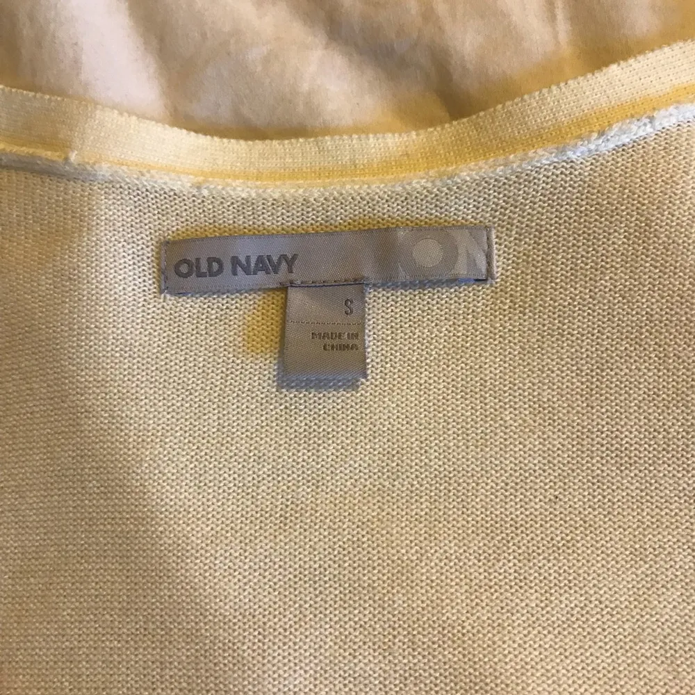 Old Navy V button down cardigan - Image 2