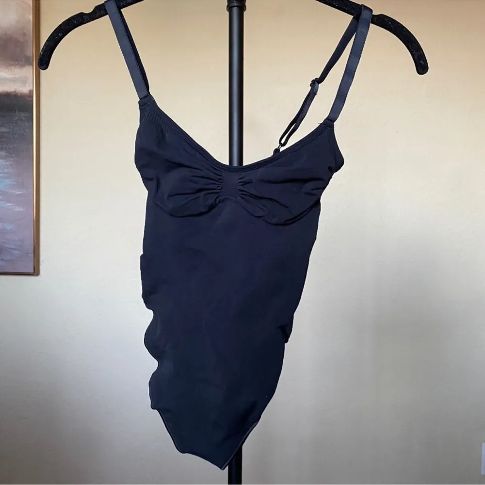 NWOT SKIMS Seamless Sculpt Thong Body Suit Onyx Size L - Image 5