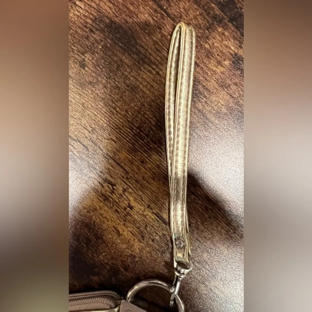 | ladies metallic gold wristlet. - Image 4