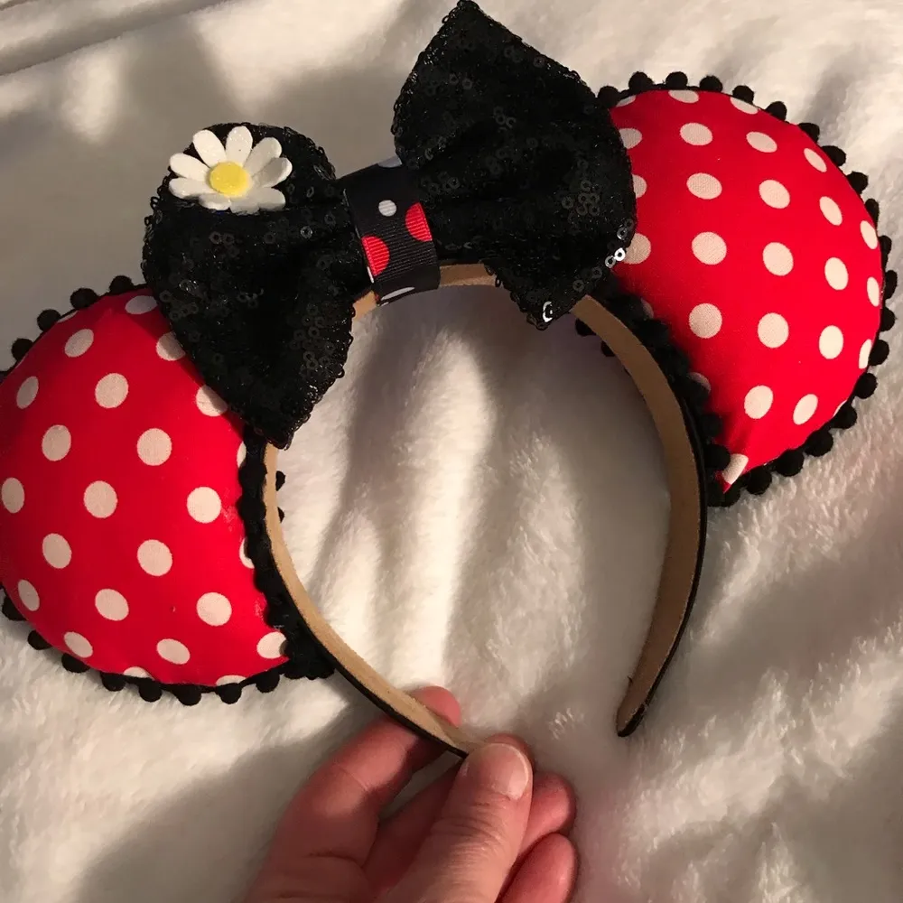 Disney’s Minnie Mouse Polka Dotted Ears - Image 2