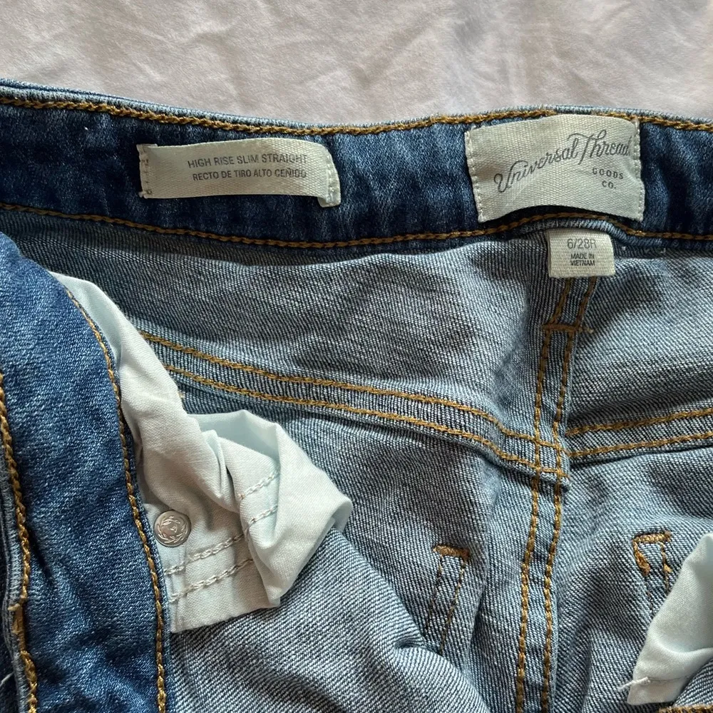 Like new: High rise slim straight jeans - Image 5