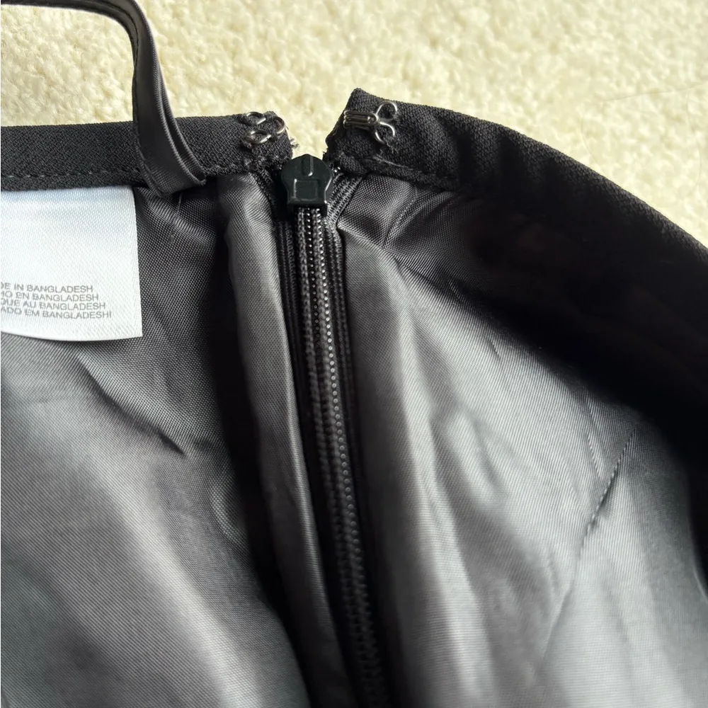 Jones Studio Black Knee-Length Pencil Skirt - Image 5