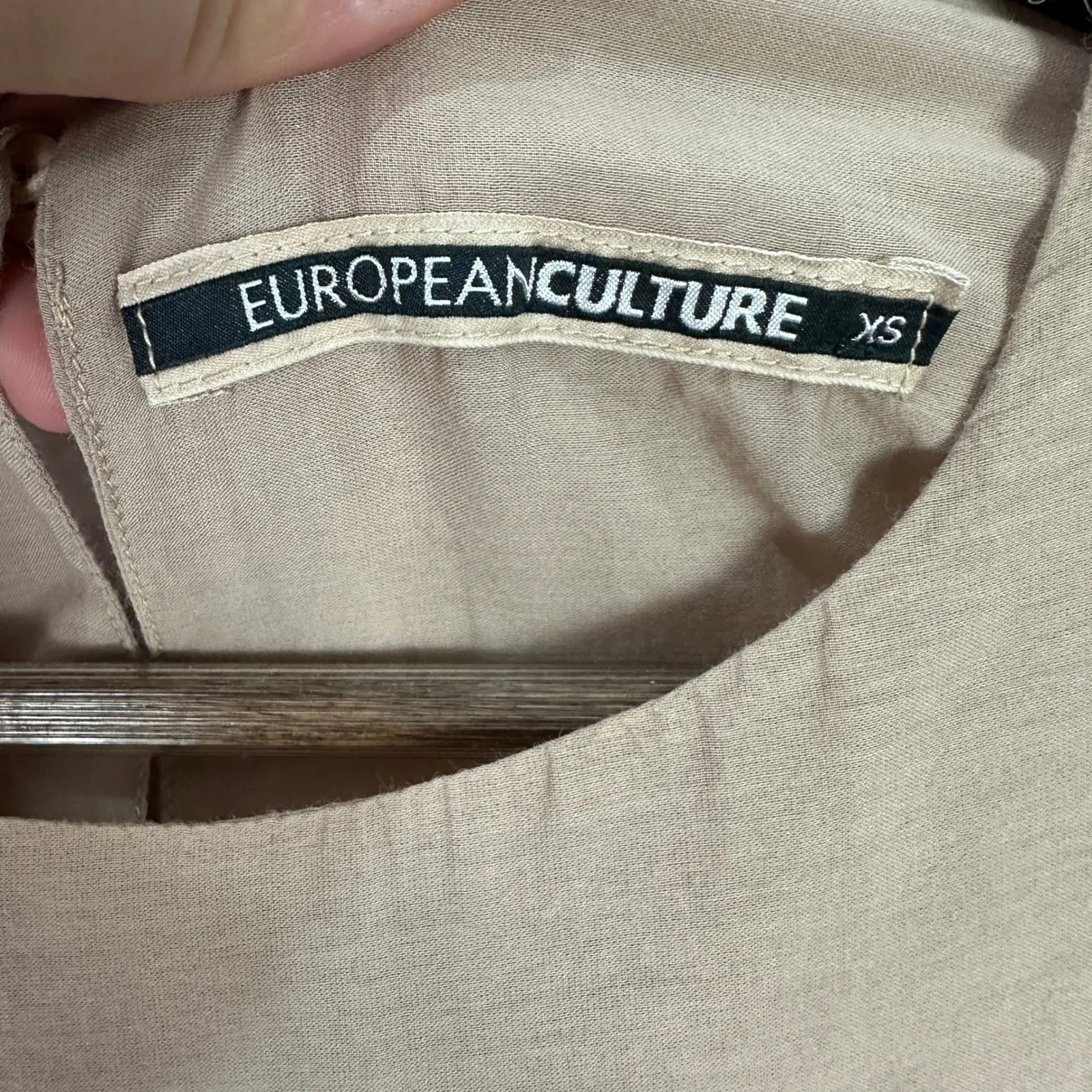 European Culture Shift Dress Womens XS Tan Sleeveless Minimalist Quiet Luxury - Image 2