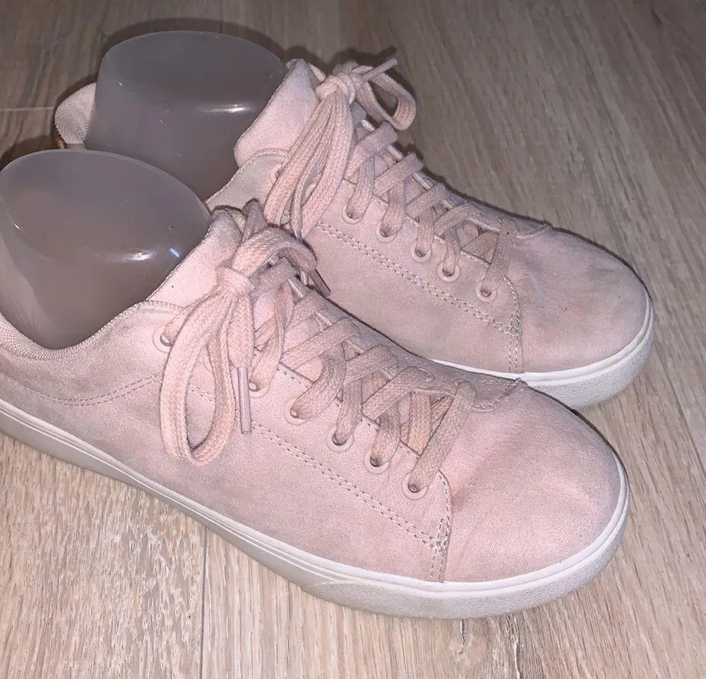 Divided  H&M light pink faux suede microfiber fashion sneakers - Image 3