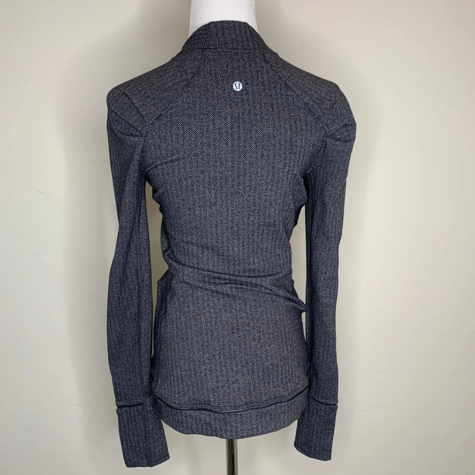 Lululemon  Herringbone Think Fast Long Sleeve Top Sz 6 - Image 2