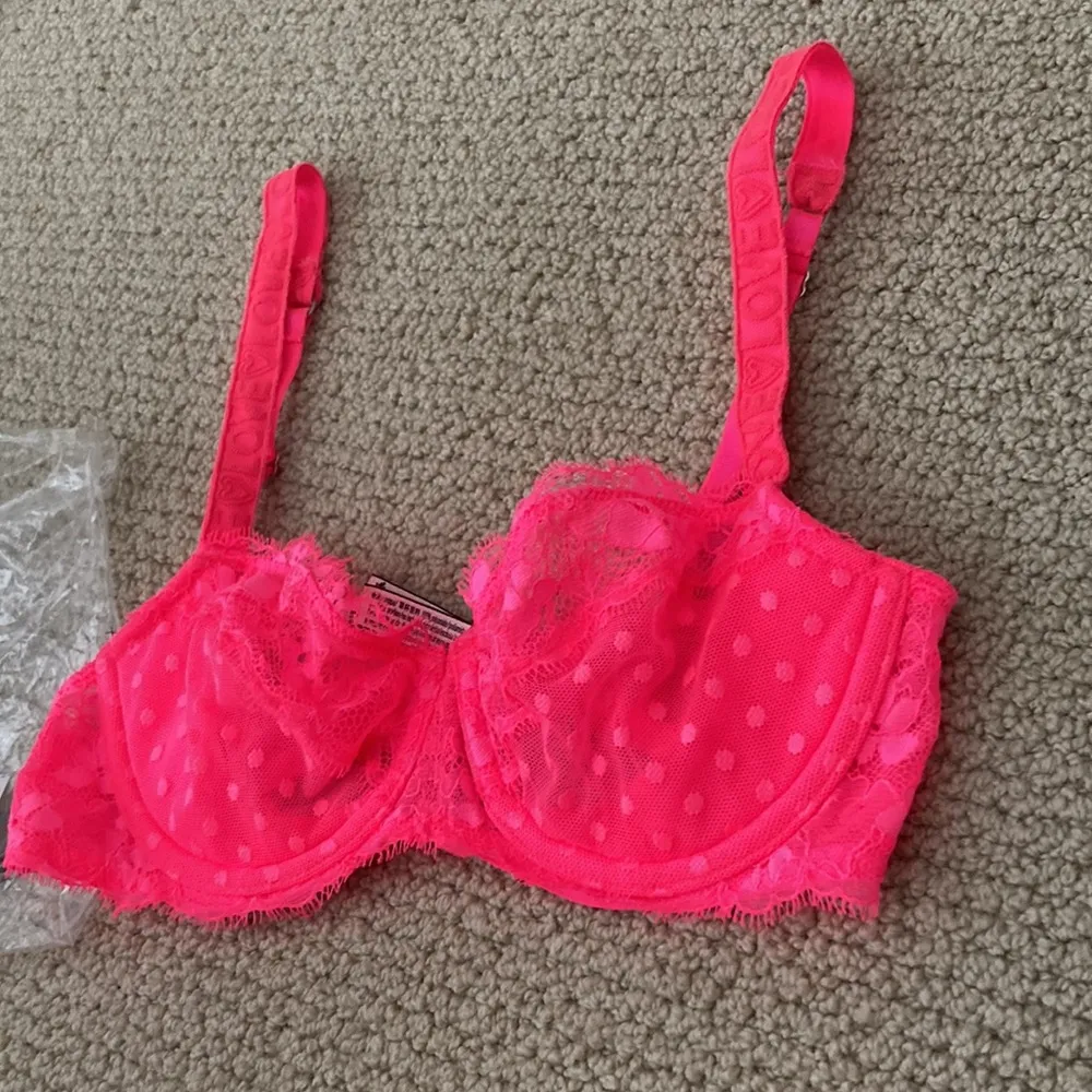 Victoria’s Secret Dream Angels Push-Up Without Padding Lingerie Bra 32C Pink NWT - Image 2
