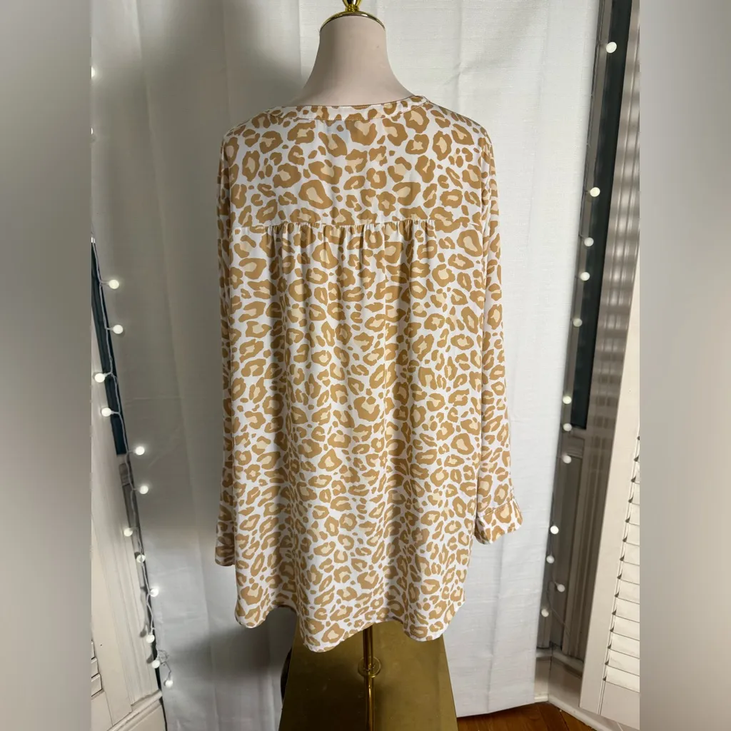 Torrid Size 3 Leopard Print Split Neck Blouse Plus Size - Image 2