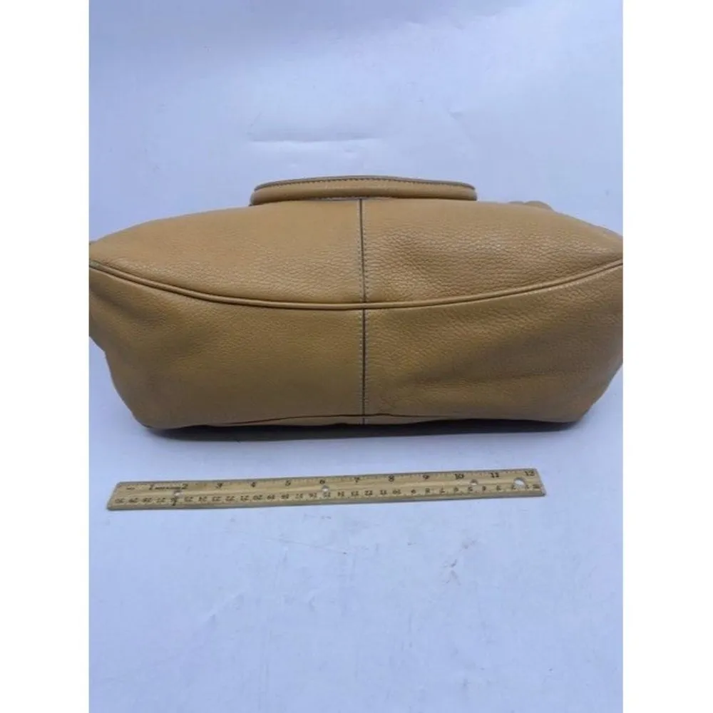 Tod's  Tan Leather Shoulder Bag - Image 3