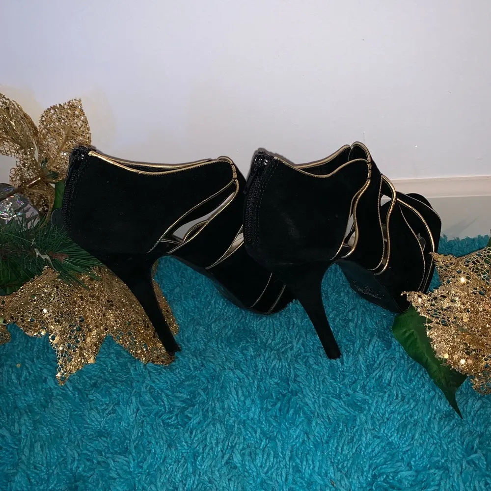 Shoes - Image 2