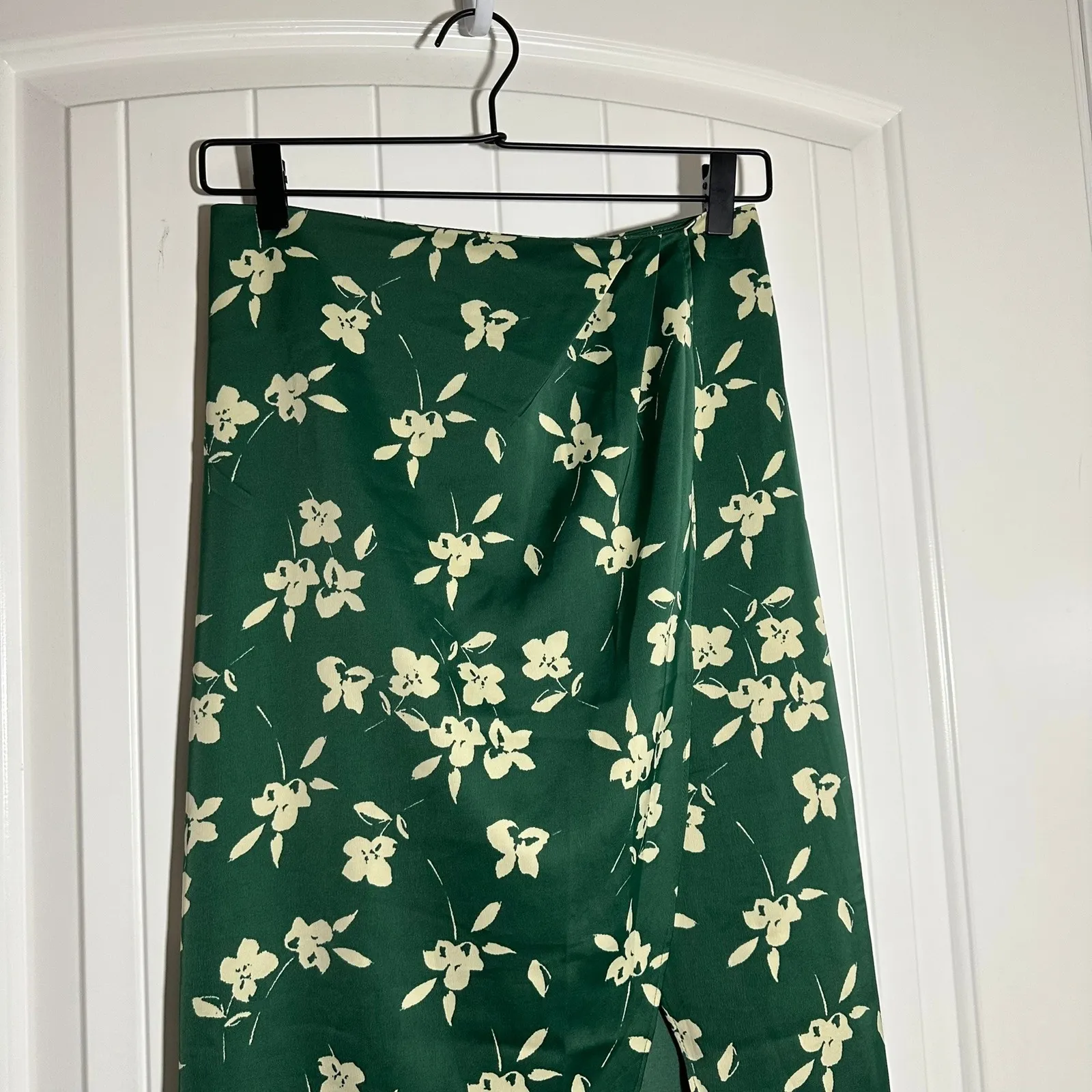 Urban Outfitters | Kelly Floral Green Midi Skirt Tulip Hem‎ Wrap | Women's Small - Image 3