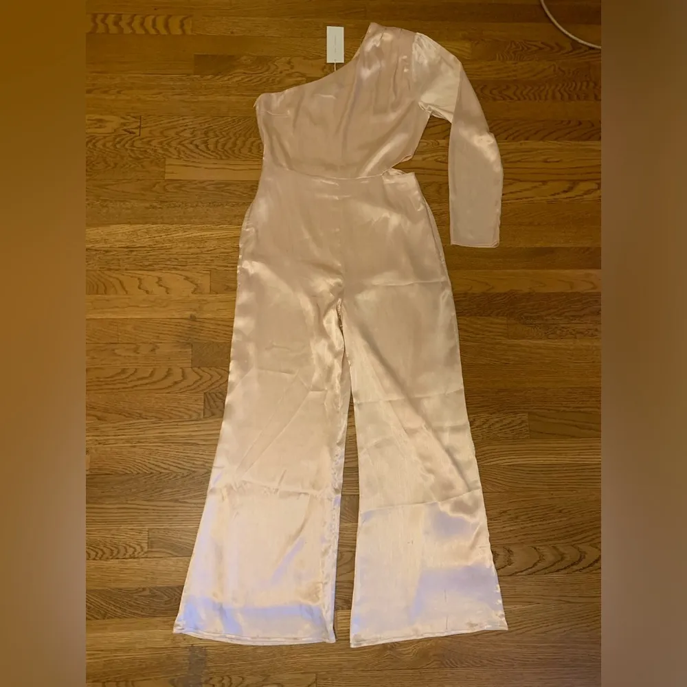 NWT lush single long sleeve jumpsuit size L - Image 8