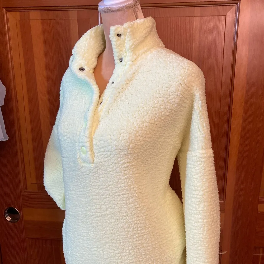 COPY - NWOT, Aerie Women’s NeonYellow Fleece Jacket. Size Small - Image 9