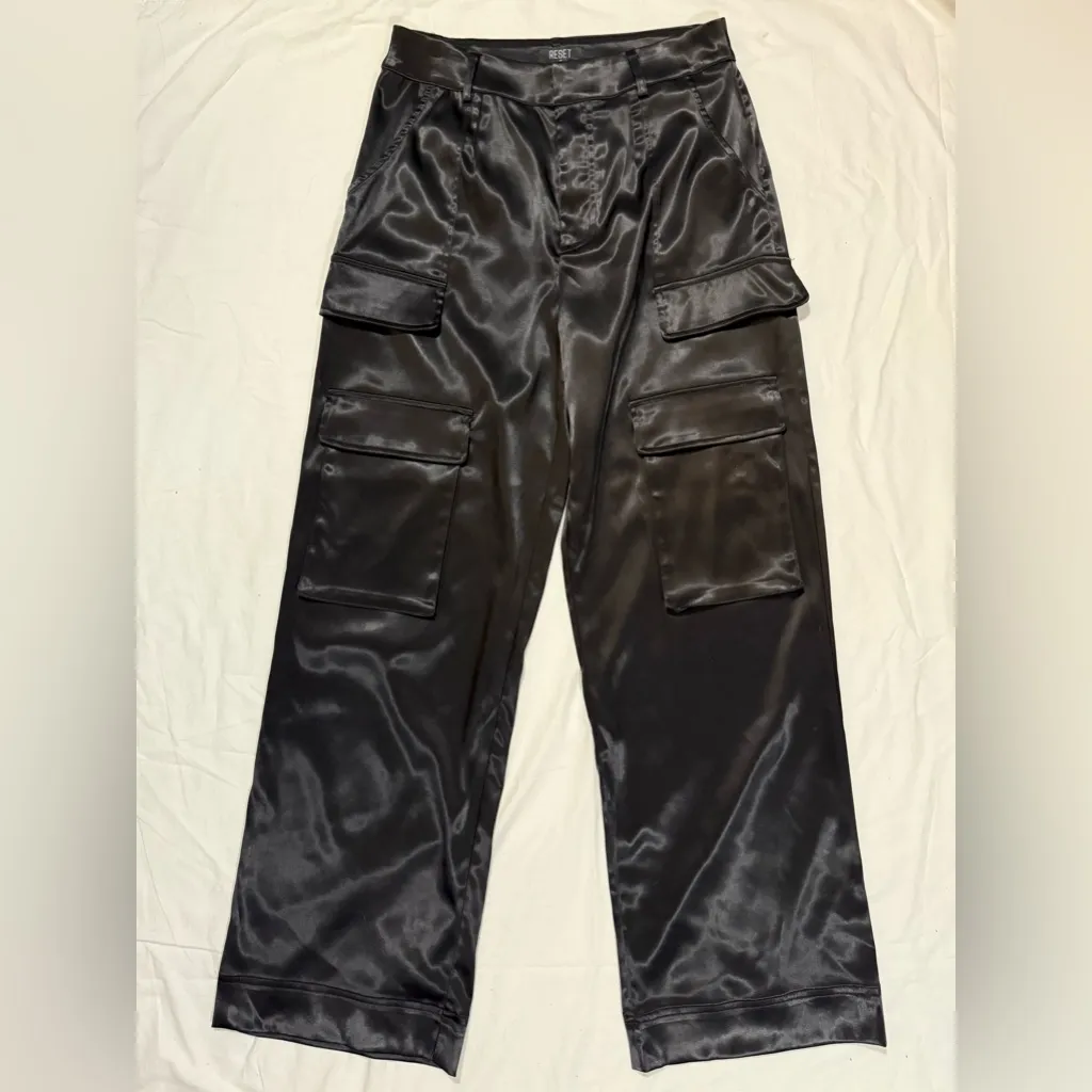 RESET By Jane Black Satin Cargo Wide Leg Pants Size Medium - Image 4
