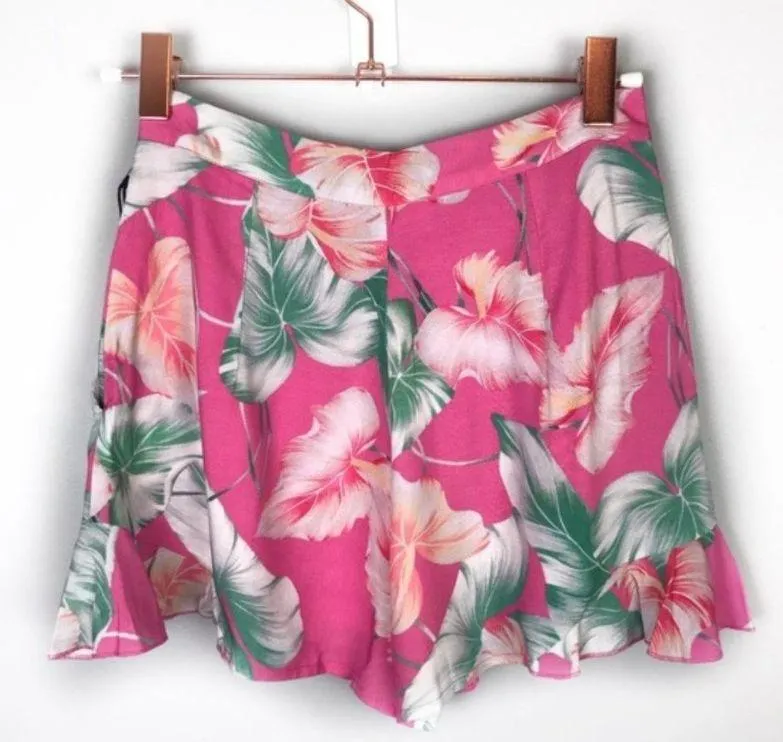 Revolve Pink Floral Shorts - Image 3