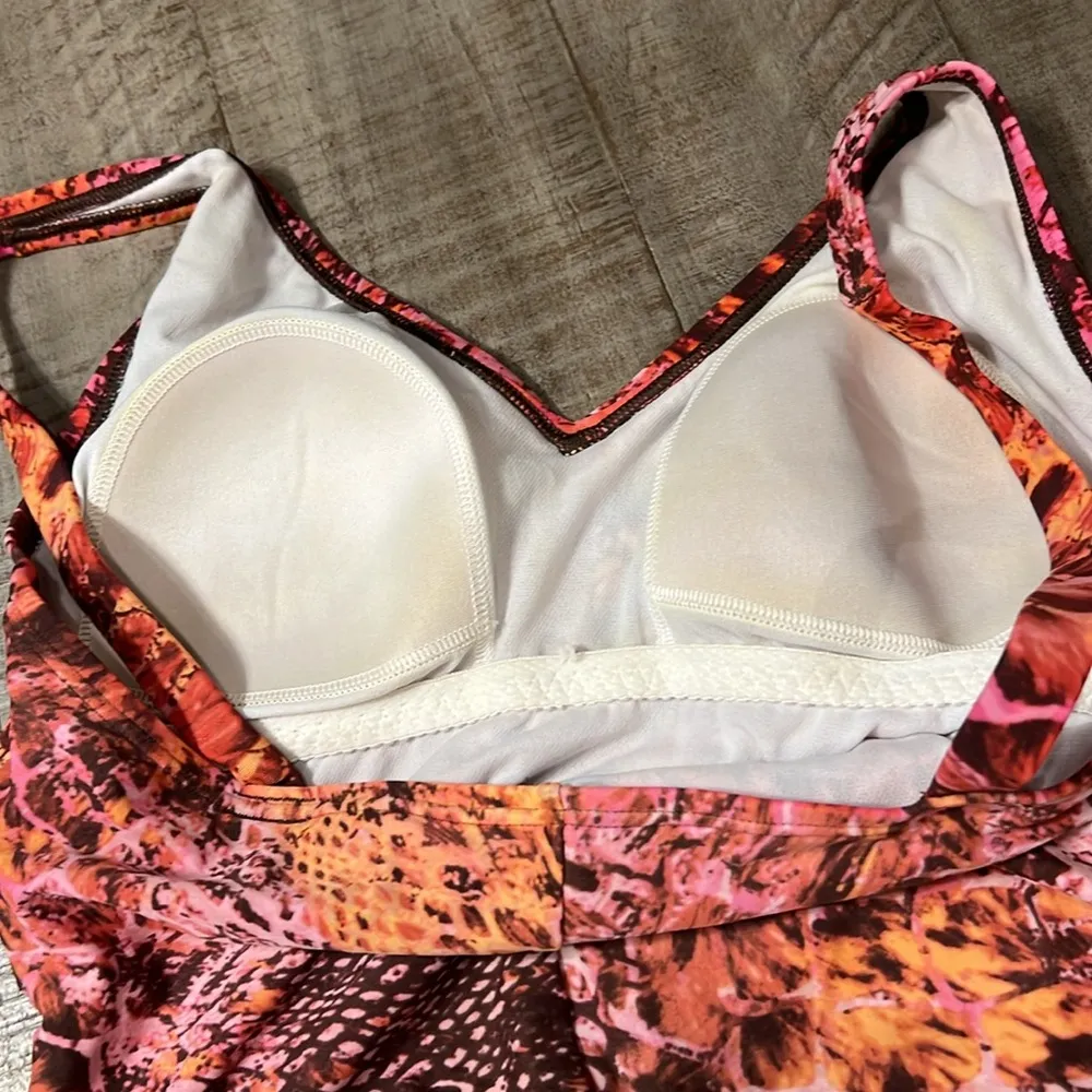 SPEEDO! Women’s gently used one piece swimsuit. - Image 5