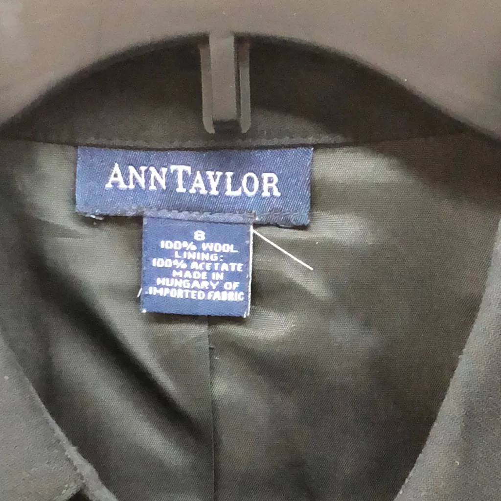 Size 8 lined 3/4 sleeve blouse/light blazer. - Image 2