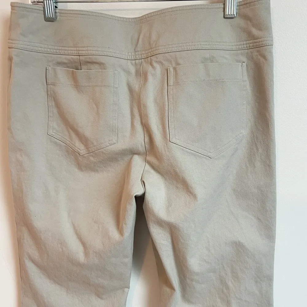 BCBGMaxAzria Wide Leg Beige Chino Dress Pants Mid Rise Stretch Size 10 Pockets - Image 3