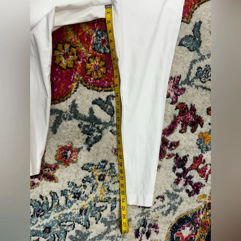 Old navy cropped white pixie pants - Image 2