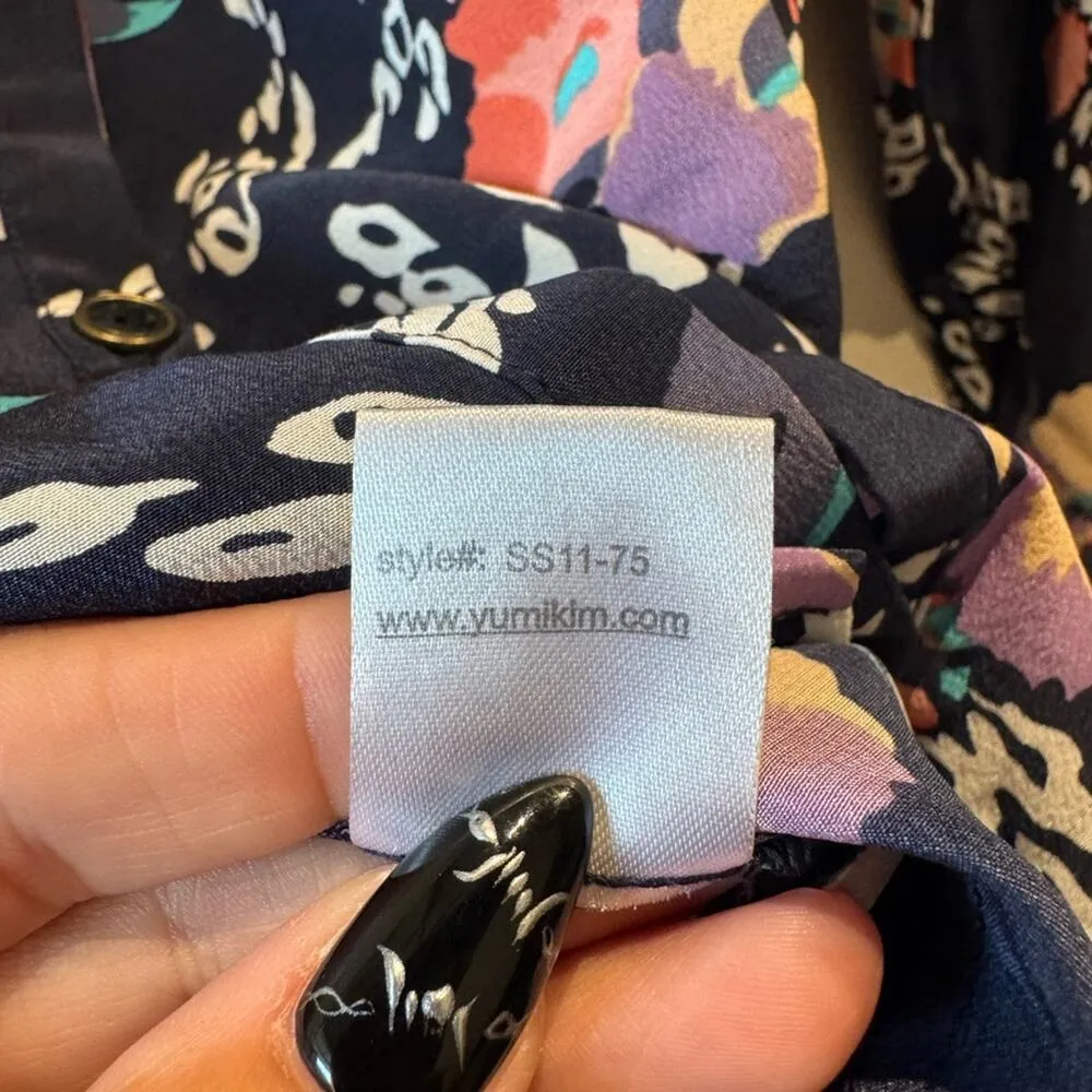 Yumi Kim silk floral boho style blouse size medium - Image 3