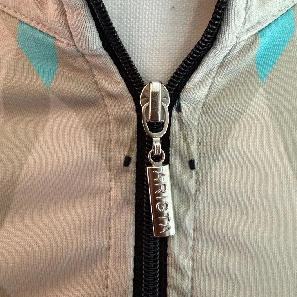 Arista Equestrian Quarter Zip Sun Shirt – Argyle Print
Size XS Gray - Image 3