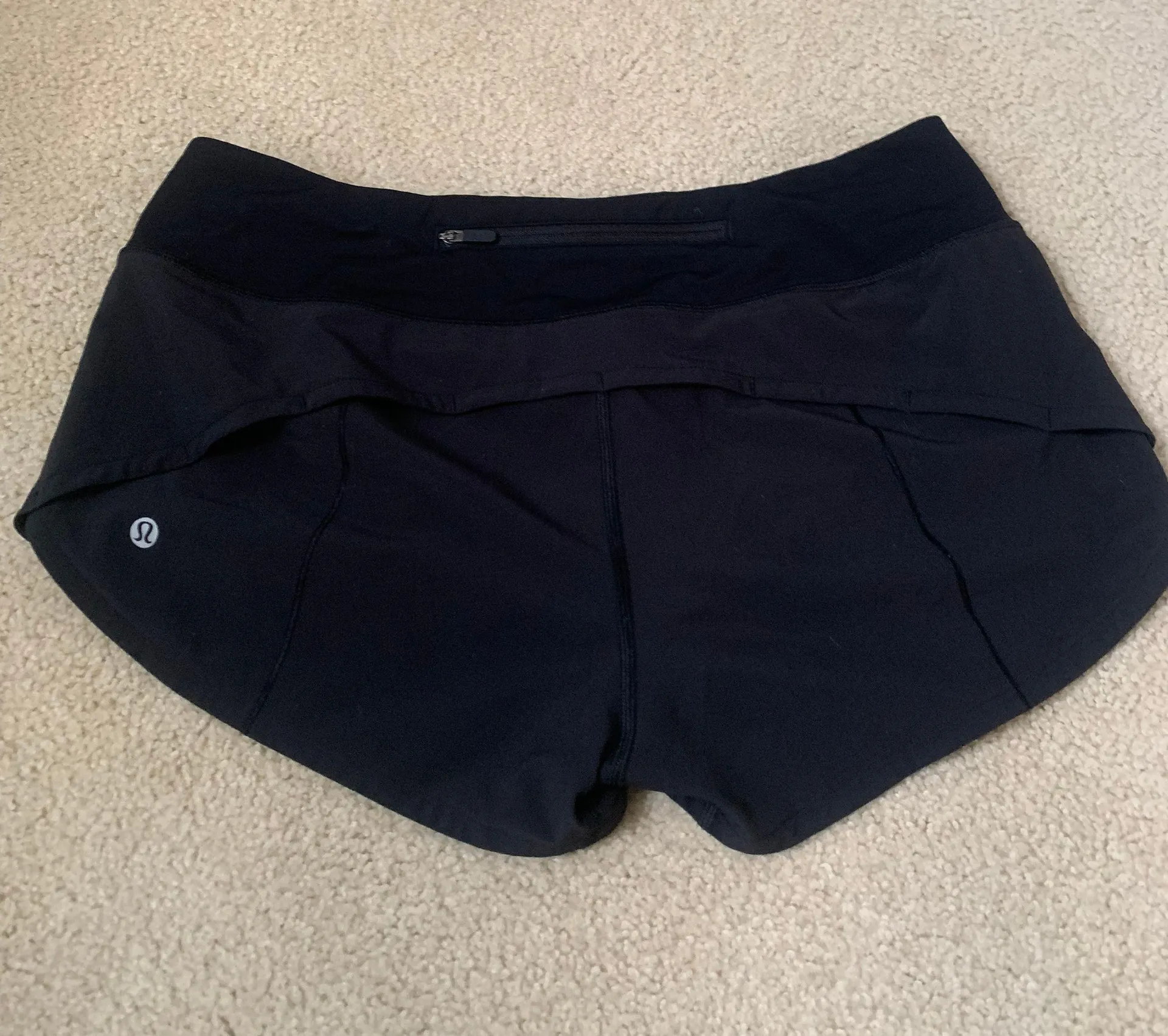Lululemon Shorts Size 6 - Image 3