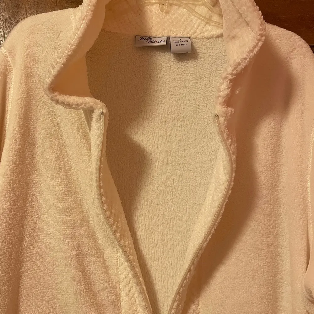Jaclyn Intimates Creme Plush Vintage Robe Housecoat Zipper NWT 1 X - Image 7