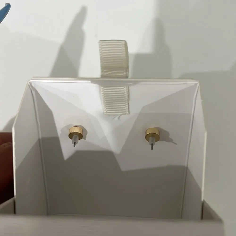 House of Harlow 1960 Pearl Earrings Gold - Image 4