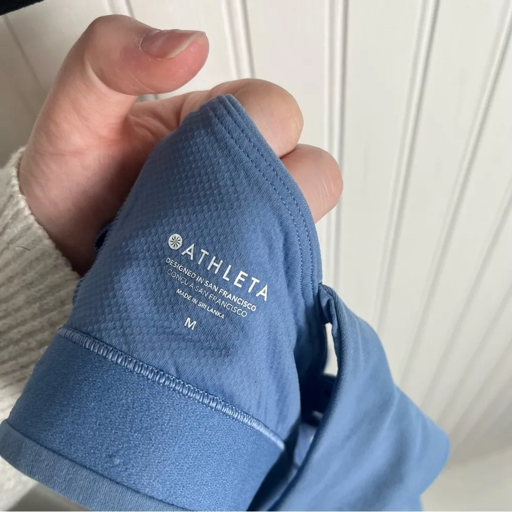 Athleta sports bra size m - Image 4