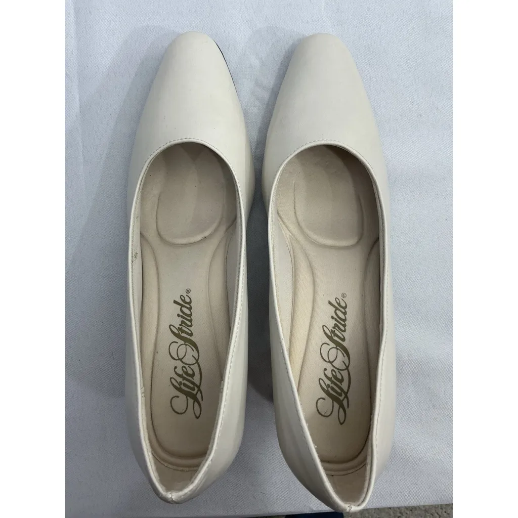 Womans Life Stride Racquel Pumps 8 M Cream Block Heel Slip On NWOT - Image 6