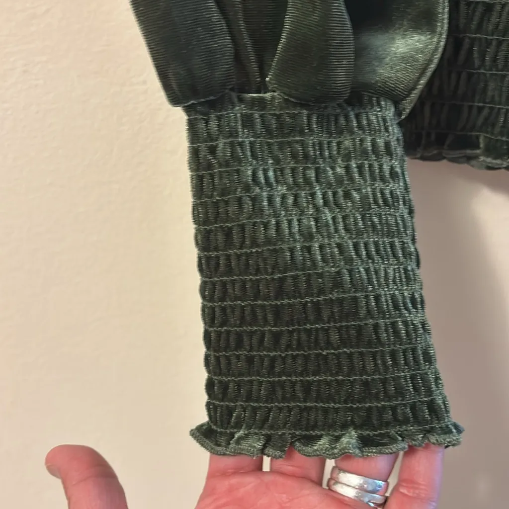 BB Dakota Steve Madden Olive Velvet Top - Image 5