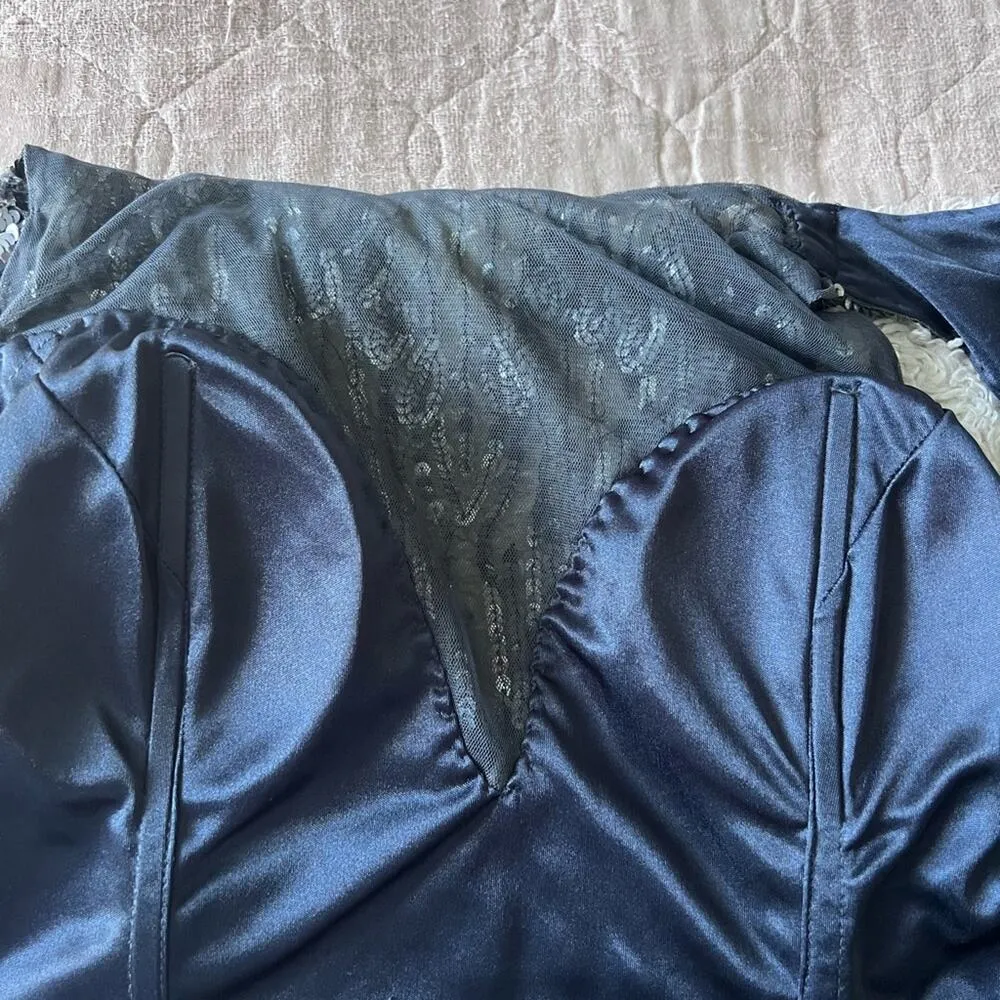 Mac Duggal Silver Sequin Two Piece Top and Skirt Set Size 4 Dress Prom - Image 7