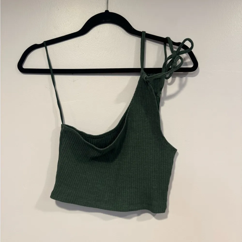 Green ribbed Aerie one shoulder crop tank - Image 3