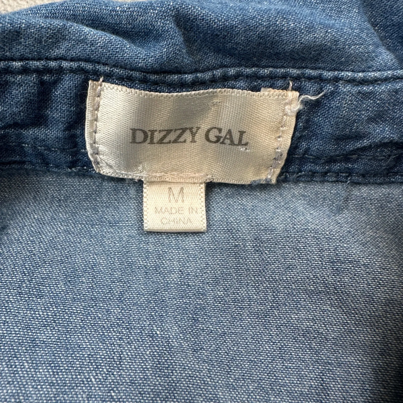 Dizzy Gal Denim Shirt Distressed Womens M Blue Frayed Button Up Long Sleeve Size M - Image 4