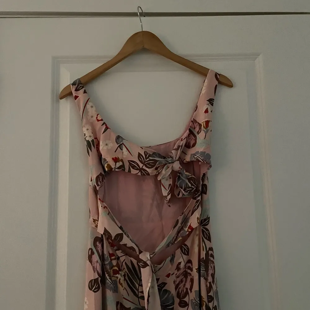 Lulus Island Sun Blush Pink Tropical Print Tie-Back Midi Dress - Image 9