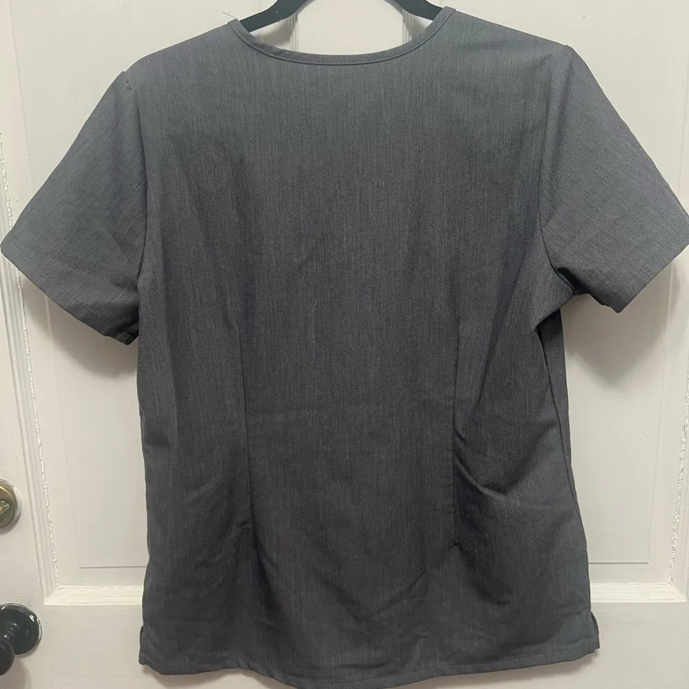Technical Collection Grey Women’s Scrub Top Size Small - Image 3