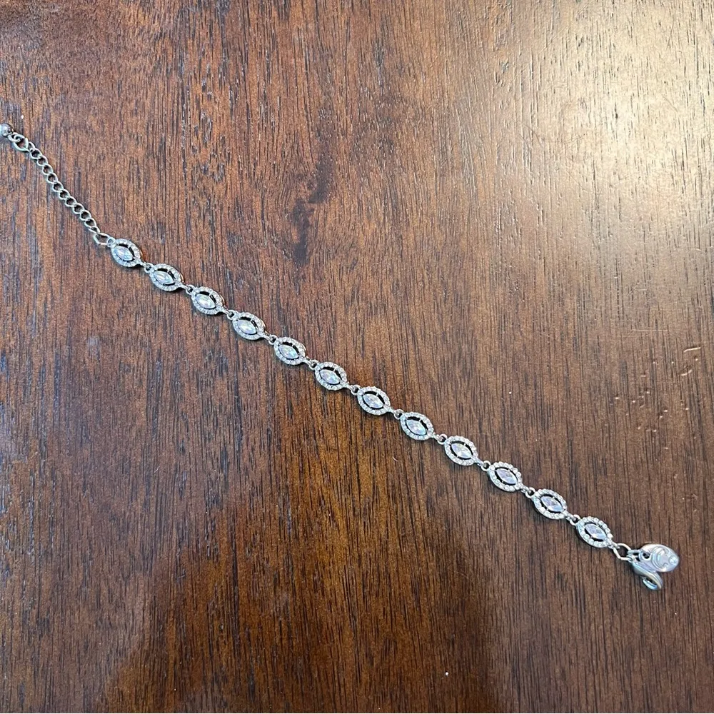 Beautiful crystal/CZ bracelet - Image 3