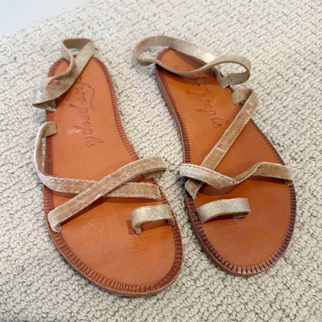 FREE PEOPLE Isle of Capri‎ in Leather and Velvet Straps size 38 - Image 2