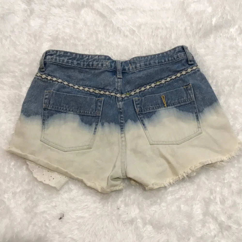 Free People Lowtide Embroidered Cutoff Den… - Image 47