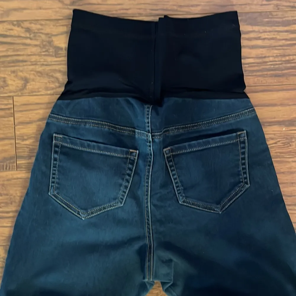 Liz Lange Stretch Maternity jeans - Image 3