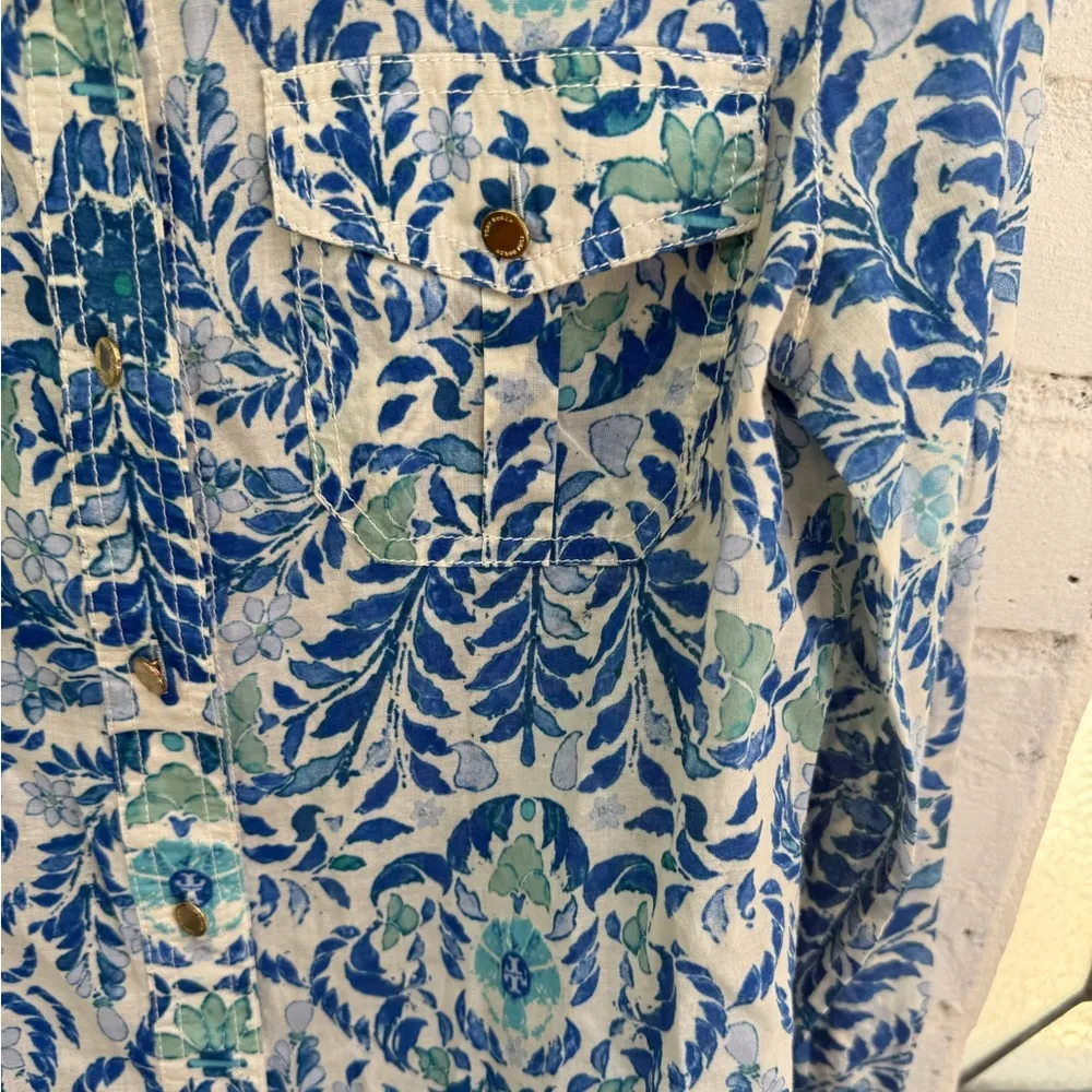 Tory Burch Floral Blue and Green Button-Up Shirt size 2 - Image 4