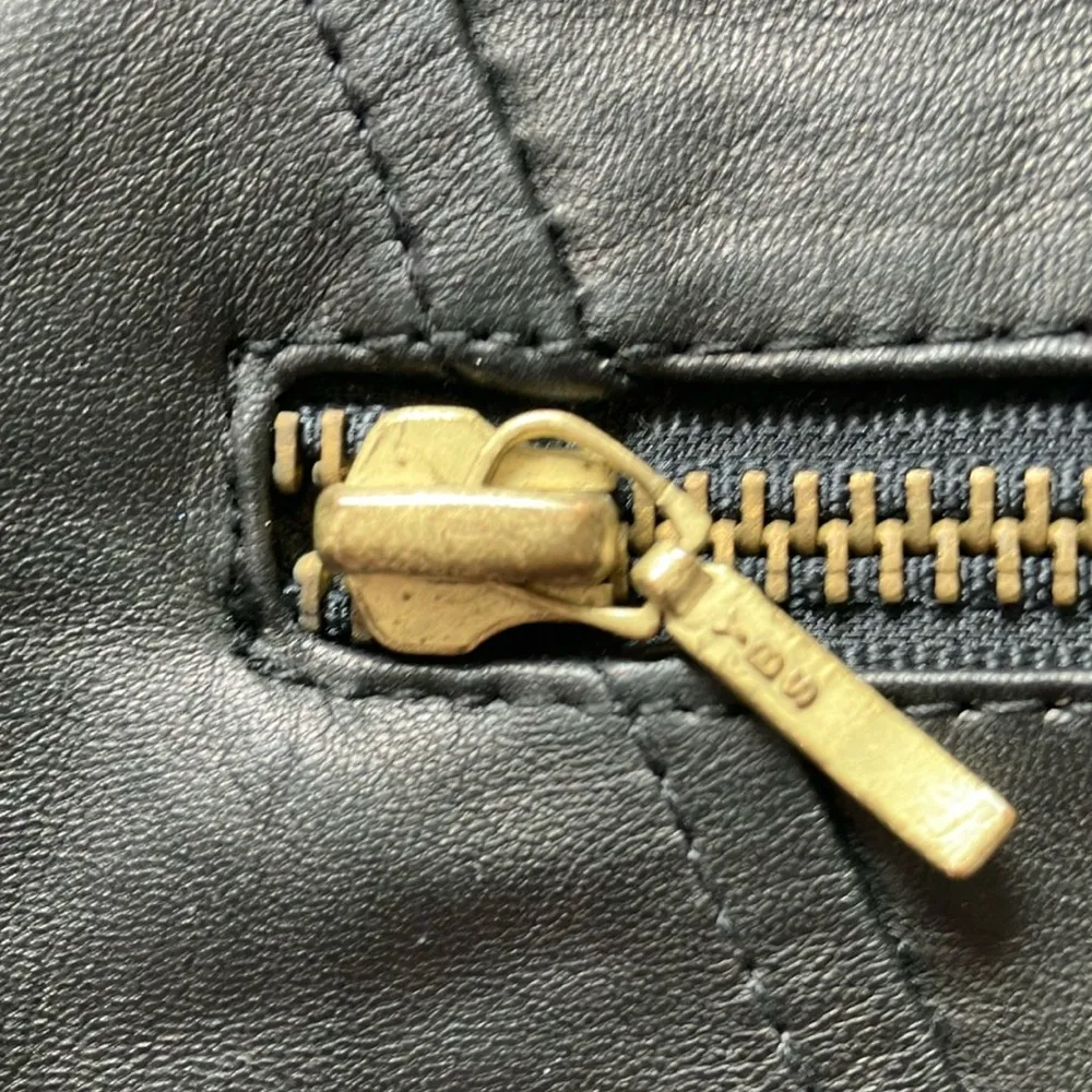 Express: Vintage Black 100% Leather Vest- M- gold tone- has wear on zippers - Image 7