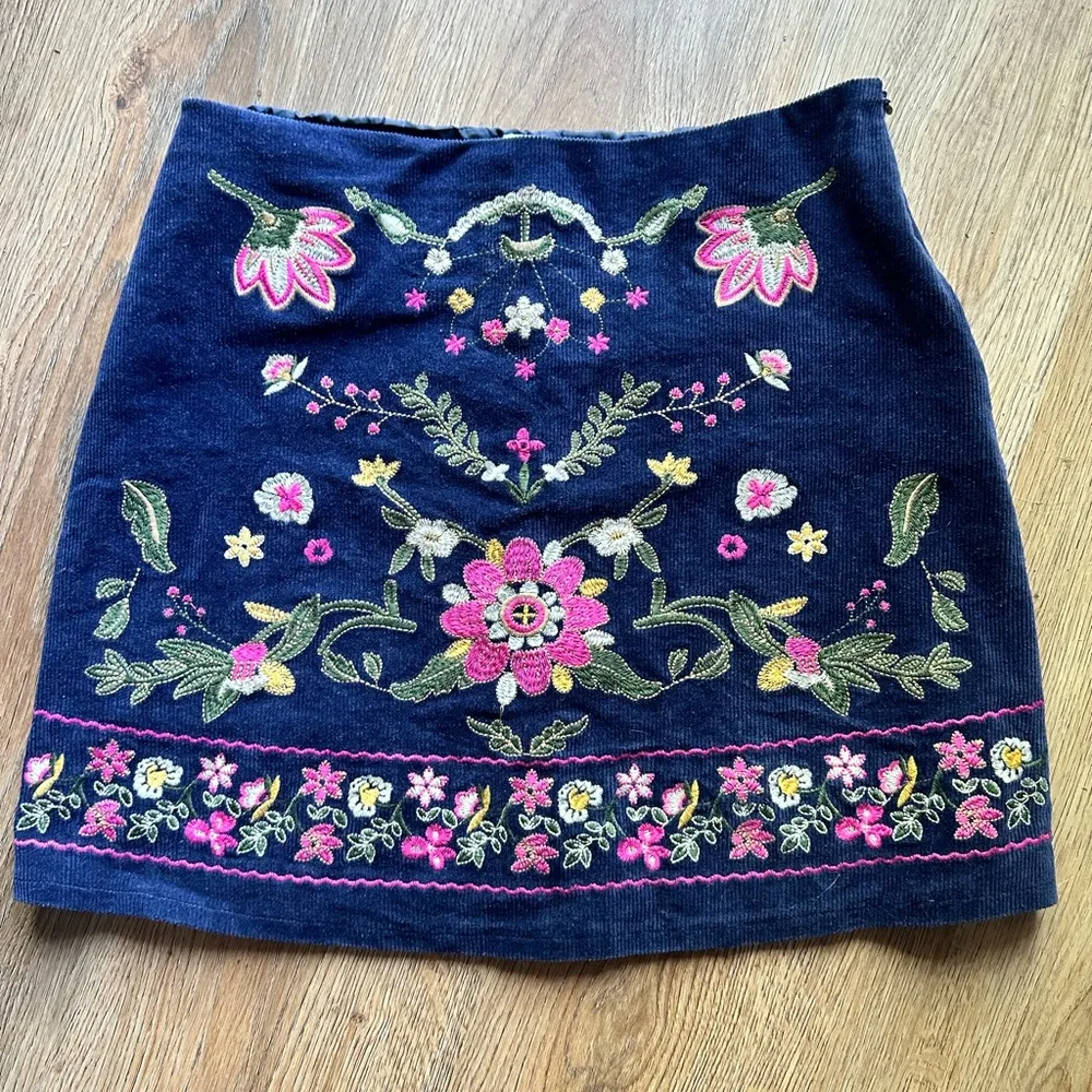 Navy blue corduroy floral embroidered mini skirt with pink accents, size large - Image 2