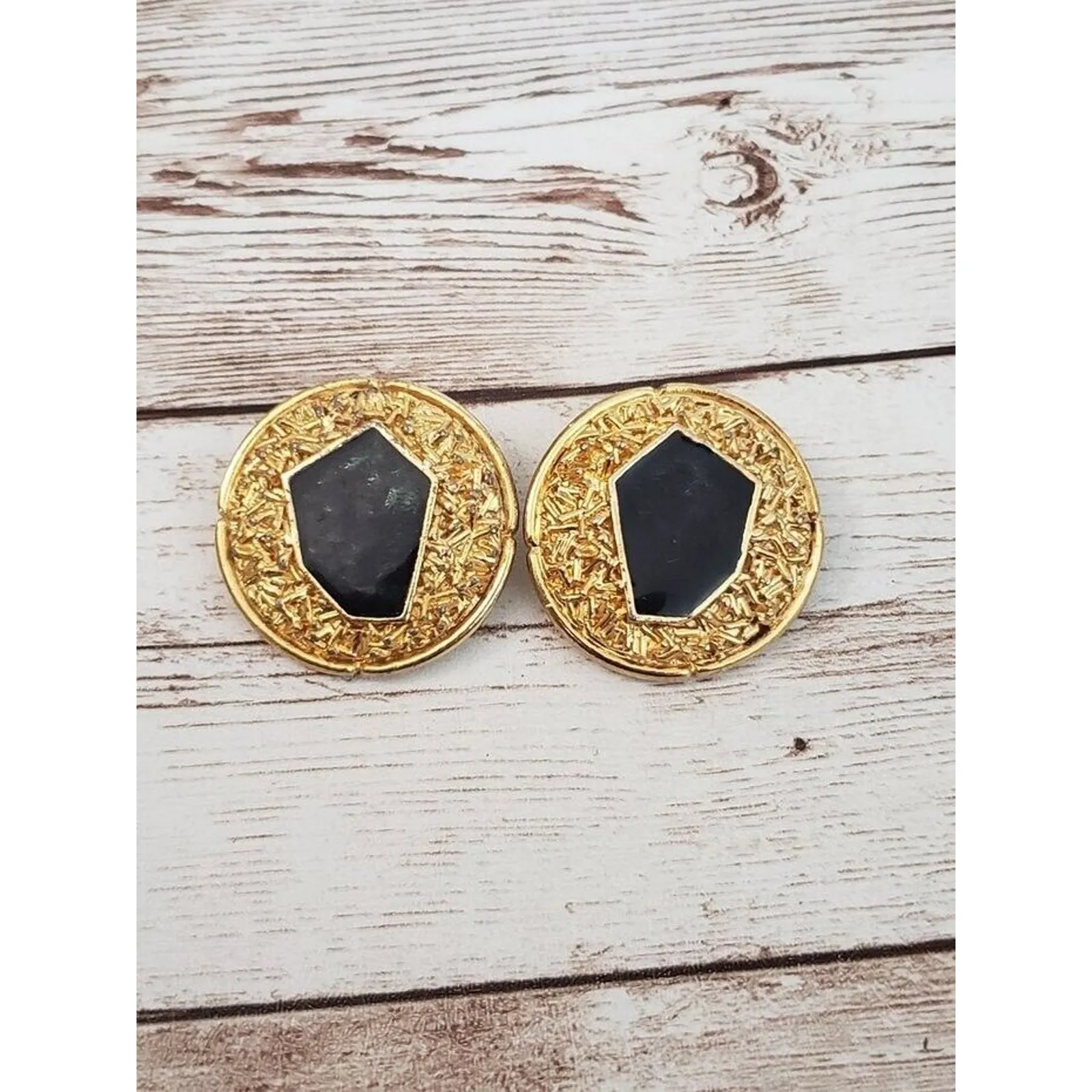 Vintage Clip On Earrings Large Circle Unusual Gold with Very Dark Green Center - Image 2