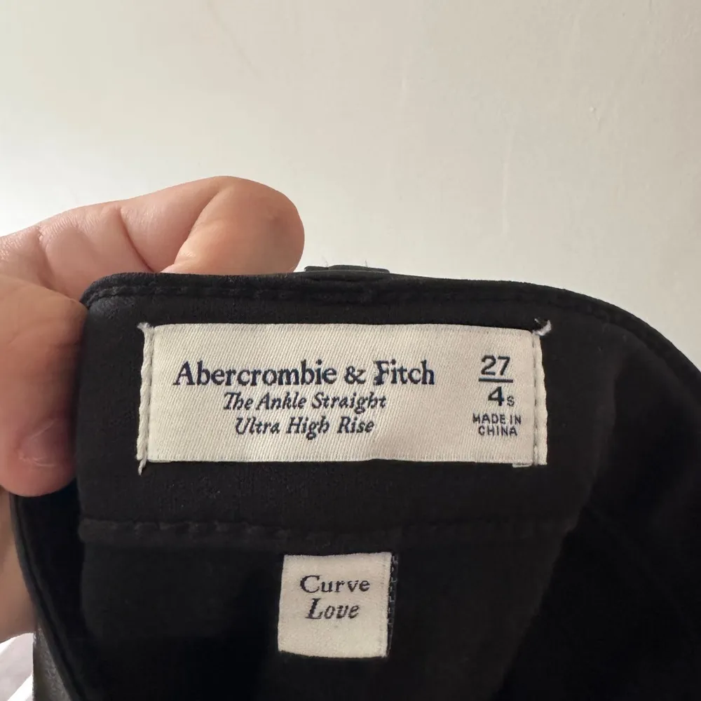 Abercrombie & Fitch Curve Love Ultra High Rise Ankle Straight Jeans Faux Leather - Image 9