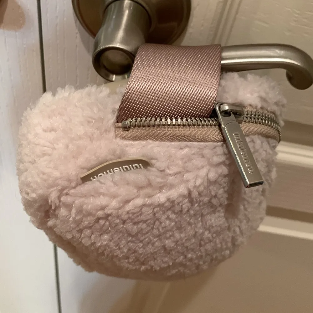 lululemon Athletica - Image 4