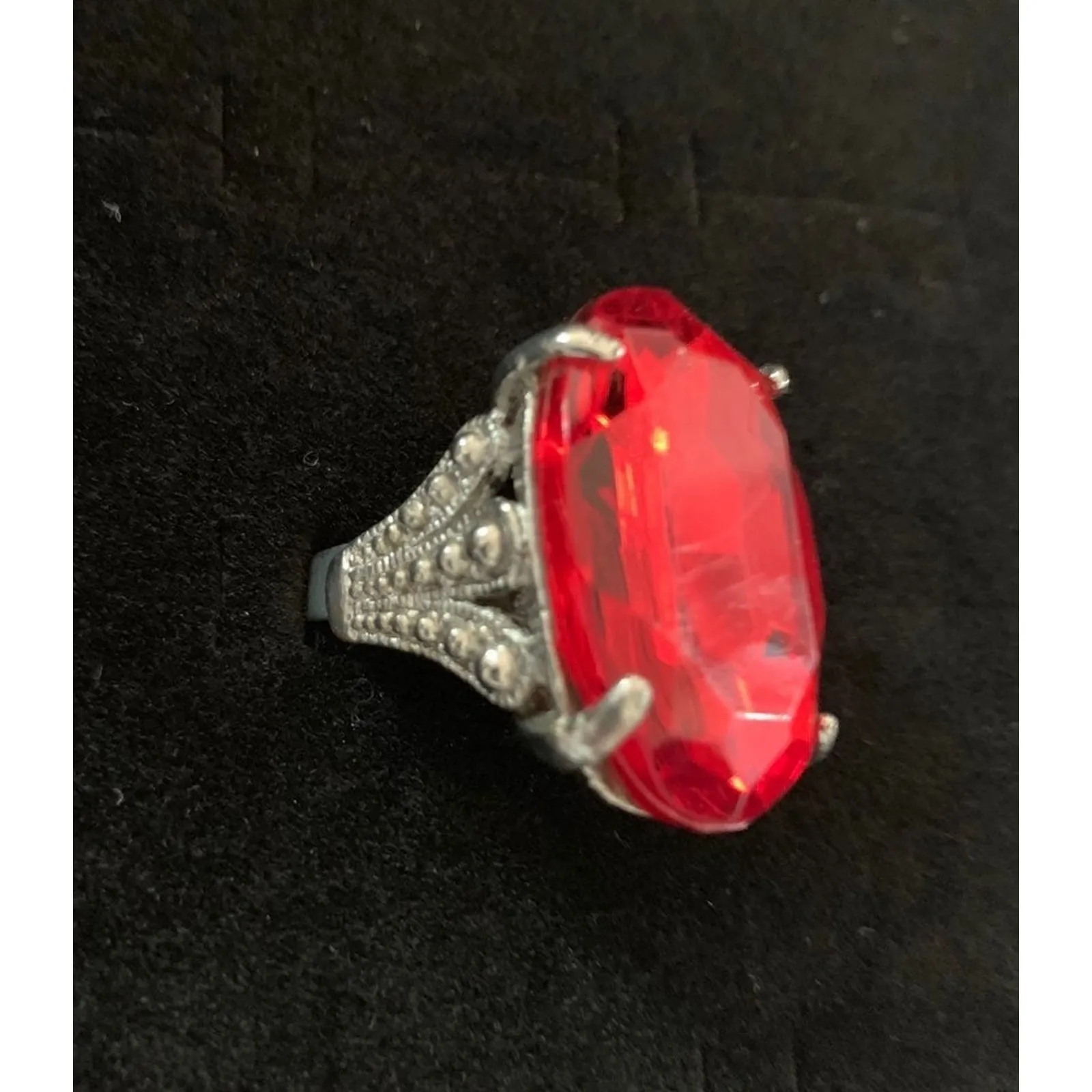 Fun Fantasy Ring‎ With Red Crystal - Image 2