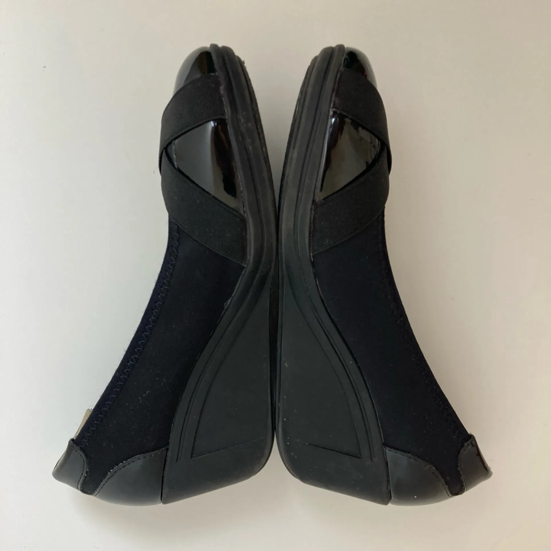 Kenneth Cole Reaction Don’t Cross Me Faux Black Patent Leather Wedge Shoes Size 6 - Image 5